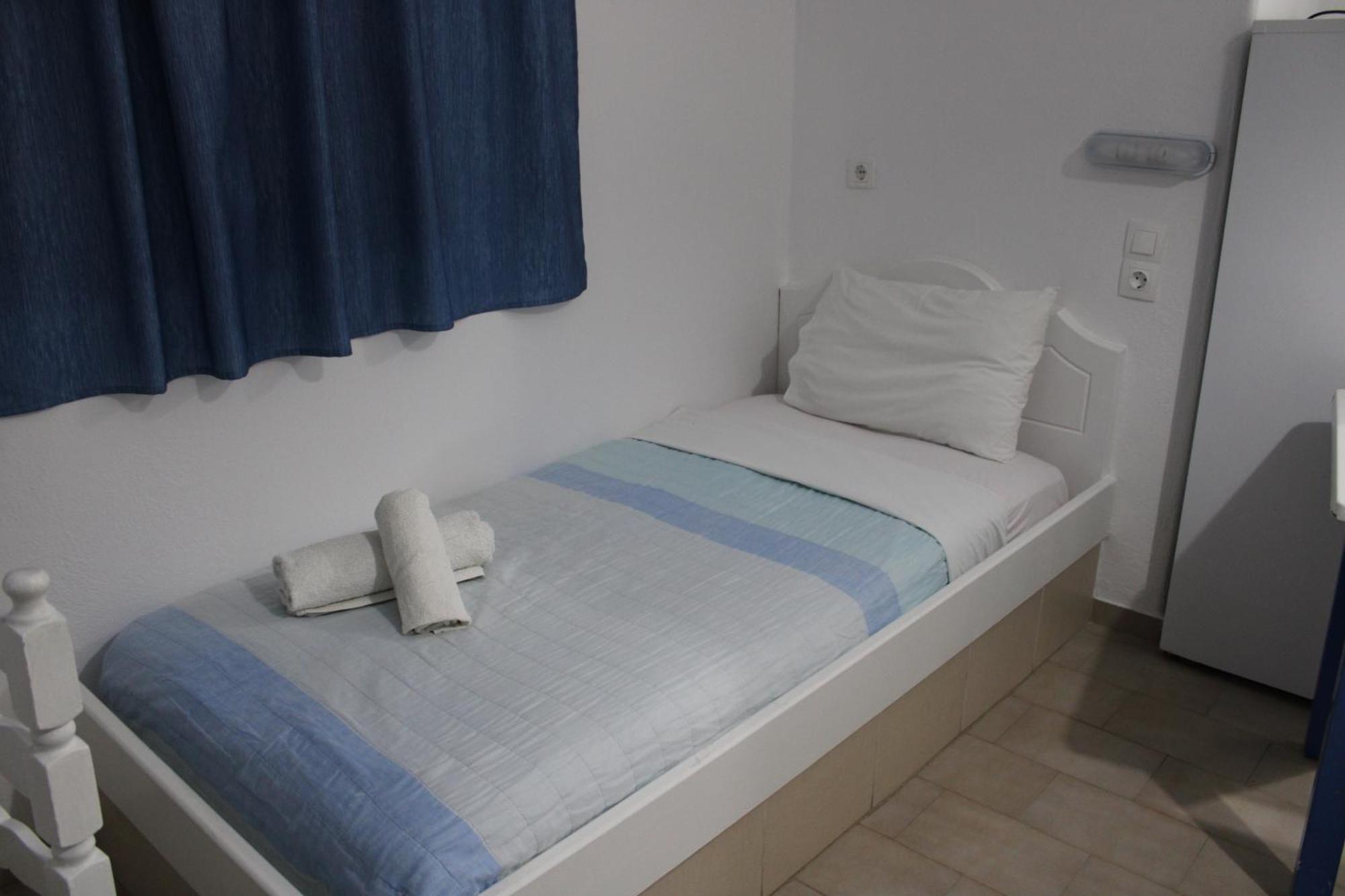 The Three Anchors Rooms Emporio  Exterior photo