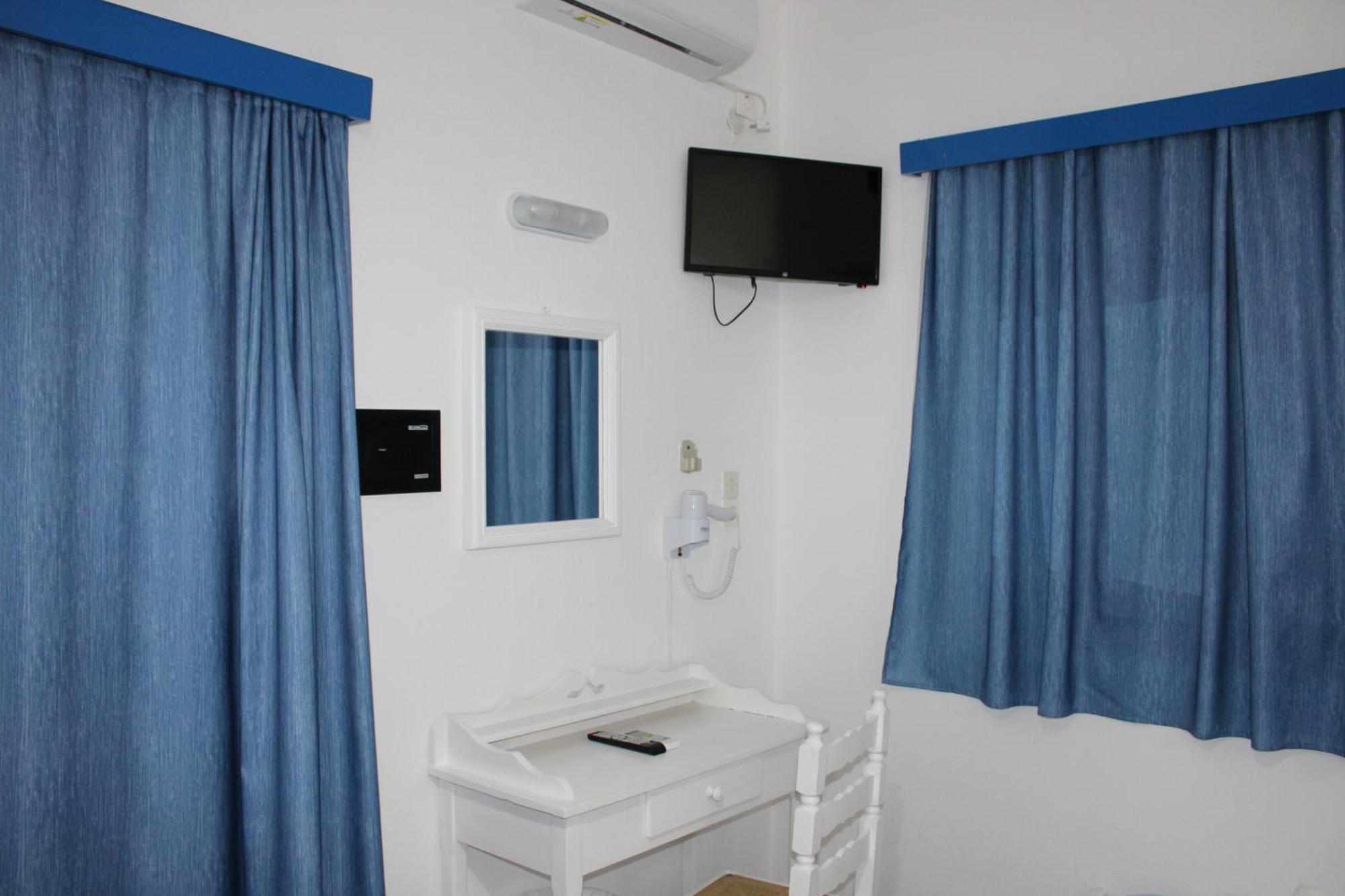 The Three Anchors Rooms Emporio  Exterior photo