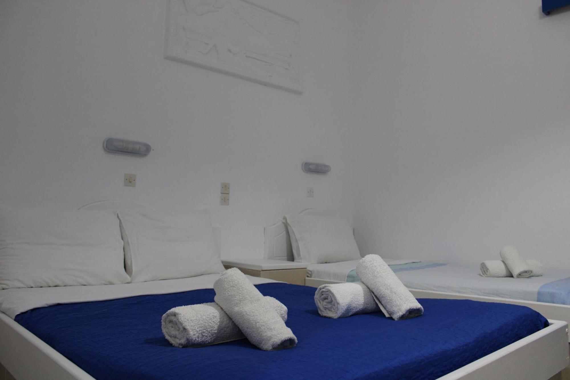 The Three Anchors Rooms Emporio  Exterior photo